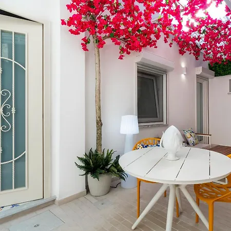 Vivaldo Fuoro Leucosia - Boutique In The Heart Of * Sorrento